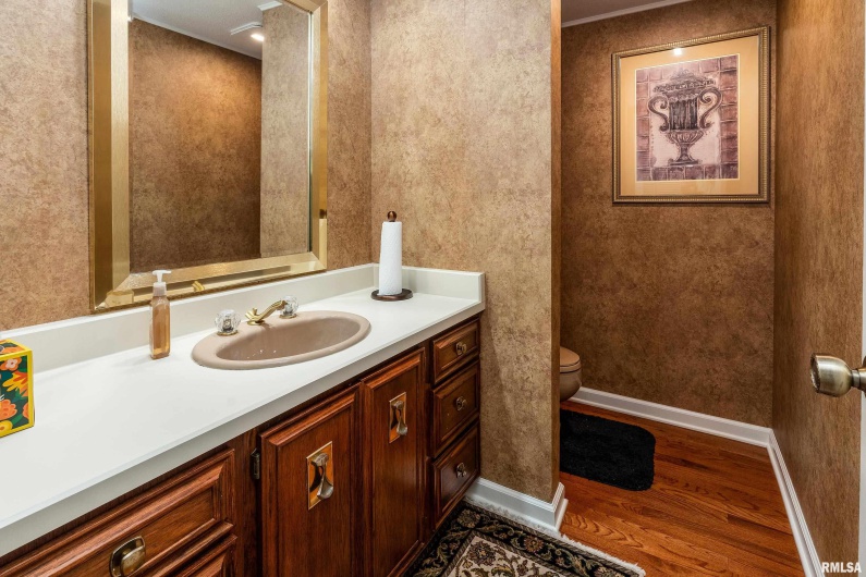 15866 Moellers Road, Marion, Illinois 62959, 7 Bedrooms Bedrooms, 0 ,6 BathroomsBathrooms,Residential,For Sale,Moellers,0,RMAEB459406