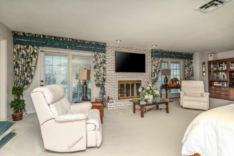 15866 Moellers Road, Marion, Illinois 62959, 7 Bedrooms Bedrooms, 0 ,6 BathroomsBathrooms,Residential,For Sale,Moellers,0,RMAEB459406