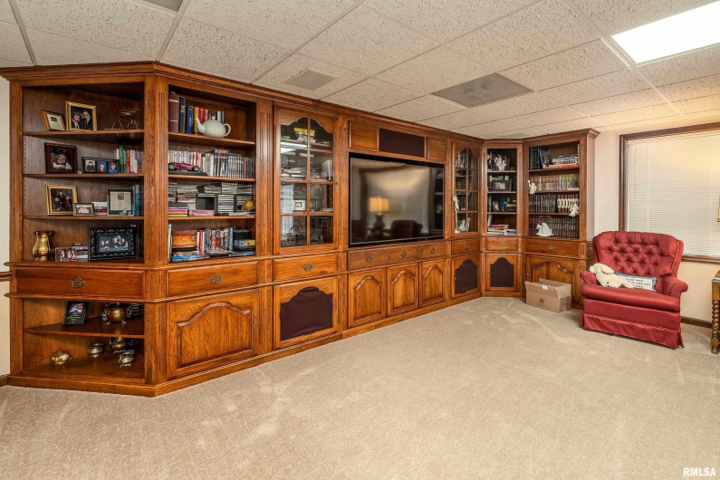 15866 Moellers Road, Marion, Illinois 62959, 7 Bedrooms Bedrooms, 0 ,6 BathroomsBathrooms,Residential,For Sale,Moellers,0,RMAEB459406