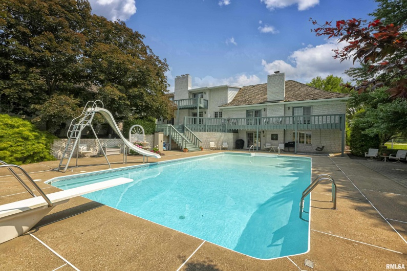 15866 Moellers Road, Marion, Illinois 62959, 7 Bedrooms Bedrooms, 0 ,6 BathroomsBathrooms,Residential,For Sale,Moellers,0,RMAEB459406