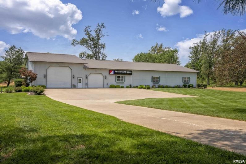 15866 Moellers Road, Marion, Illinois 62959, 7 Bedrooms Bedrooms, 0 ,6 BathroomsBathrooms,Residential,For Sale,Moellers,0,RMAEB459406