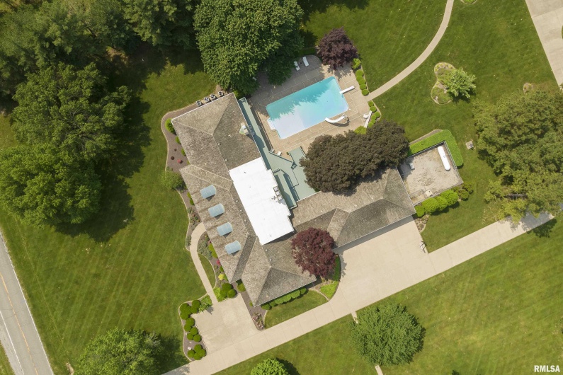 15866 Moellers Road, Marion, Illinois 62959, 7 Bedrooms Bedrooms, 0 ,6 BathroomsBathrooms,Residential,For Sale,Moellers,0,RMAEB459406