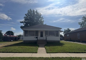 1107 STATE Street, Marion, Illinois 62959, 2 Bedrooms Bedrooms, 0 ,1 BathroomBathrooms,Residential,For Sale,STATE,0,RMAQC4266662