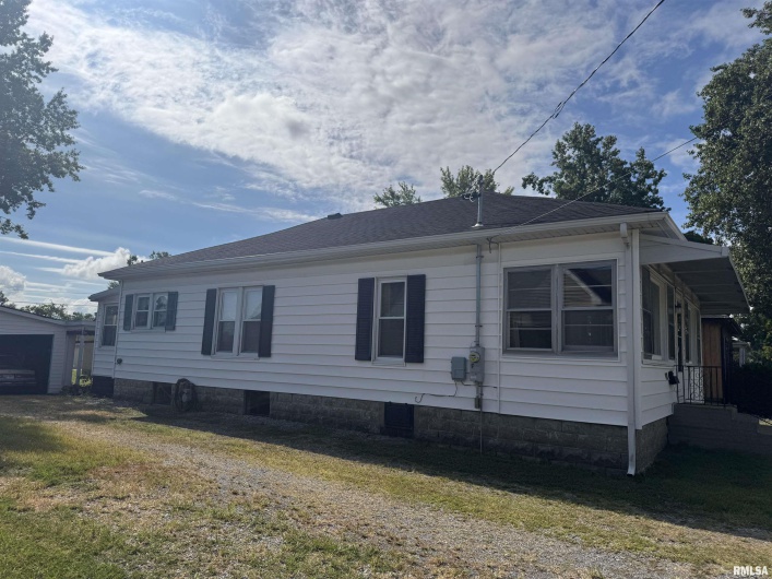 1107 STATE Street, Marion, Illinois 62959, 2 Bedrooms Bedrooms, 0 ,1 BathroomBathrooms,Residential,For Sale,STATE,0,RMAQC4266662