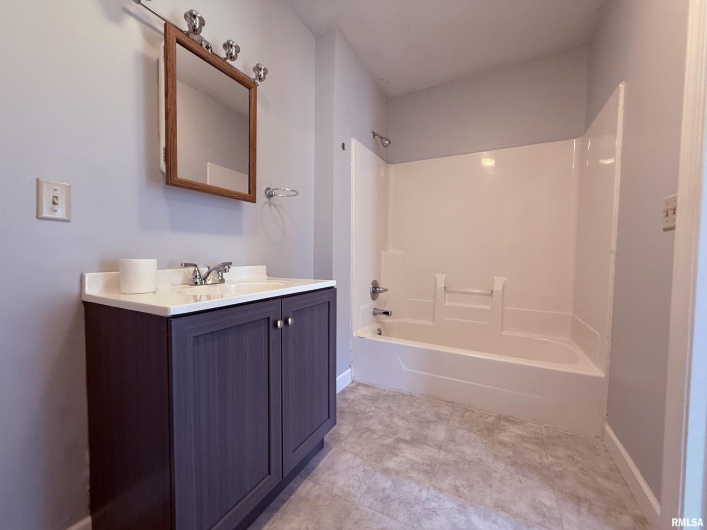 329 PACIFIC Street, Harrisburg, Illinois 62946-1132, 3 Bedrooms Bedrooms, 0 ,2 BathroomsBathrooms,Residential,For Sale,PACIFIC,0,RMAEB459410