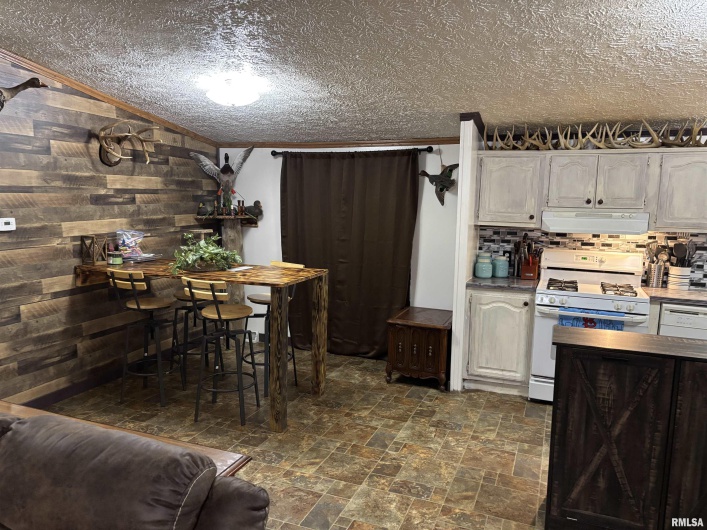 7725 US Hwy 51 S, Dongola, Illinois 62926, 4 Bedrooms Bedrooms, 0 ,2 BathroomsBathrooms,Residential,For Sale,US Hwy 51 S,0,RMAEB459024