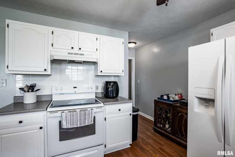 1414 WILLOW Drive, Marion, Illinois 62959, 3 Bedrooms Bedrooms, 0 ,2 BathroomsBathrooms,Residential,For Sale,WILLOW,0,RMAQC4266684