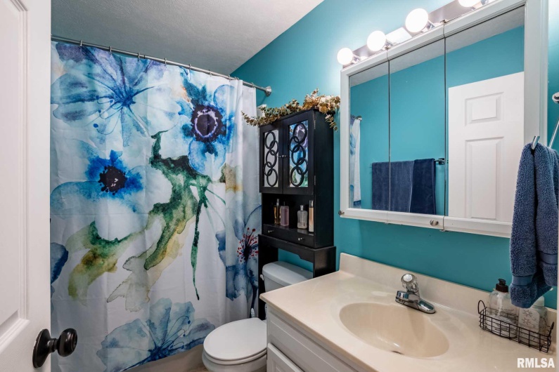 1414 WILLOW Drive, Marion, Illinois 62959, 3 Bedrooms Bedrooms, 0 ,2 BathroomsBathrooms,Residential,For Sale,WILLOW,0,RMAQC4266684