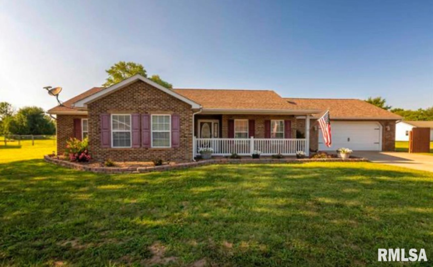 1414 WILLOW Drive, Marion, Illinois 62959, 3 Bedrooms Bedrooms, 0 ,2 BathroomsBathrooms,Residential,For Sale,WILLOW,0,RMAQC4266684