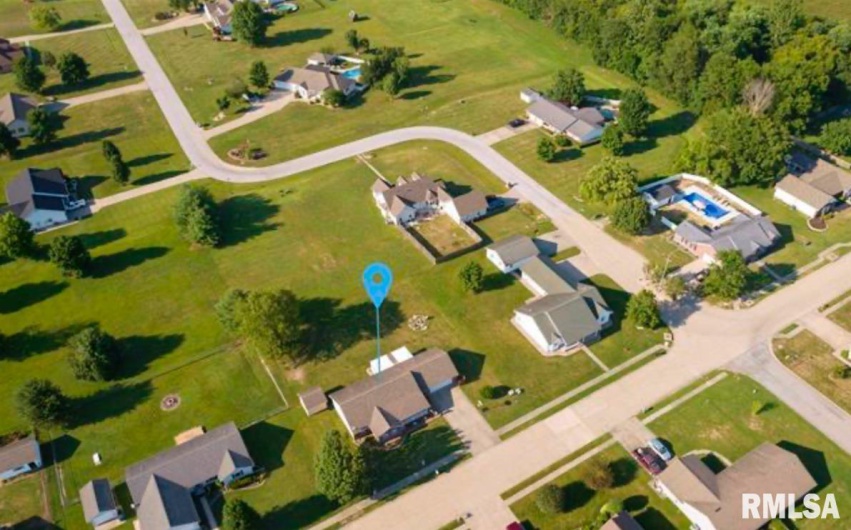 1414 WILLOW Drive, Marion, Illinois 62959, 3 Bedrooms Bedrooms, 0 ,2 BathroomsBathrooms,Residential,For Sale,WILLOW,0,RMAQC4266684