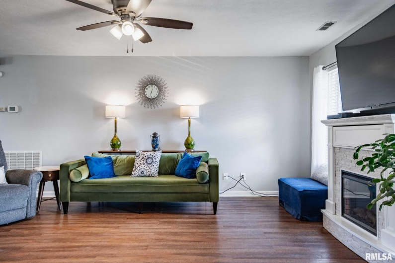 1414 WILLOW Drive, Marion, Illinois 62959, 3 Bedrooms Bedrooms, 0 ,2 BathroomsBathrooms,Residential,For Sale,WILLOW,0,RMAQC4266684