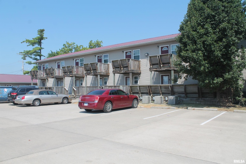 405-411 MILL Street, Carbondale, Illinois 62901, 0 , 0 ,0,Residential Income,For Sale,MILL,0,RMAEB459419