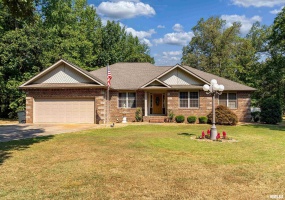 407 MARGARET Drive, Herrin, Illinois 62948, 4 Bedrooms Bedrooms, 0 ,3 BathroomsBathrooms,Residential,For Sale,MARGARET,0,RMAEB459417