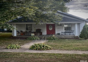 617 4TH Street, Vienna, Illinois 62995, 2 Bedrooms Bedrooms, 0 ,1 BathroomBathrooms,Residential,For Sale,4TH,0,RMAQC4266686
