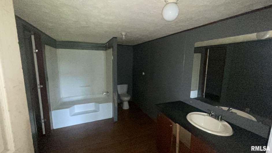 708 Route 146, Cave In Rock, Illinois 62919, 3 Bedrooms Bedrooms, 0 ,2 BathroomsBathrooms,Residential,For Sale,Route 146,0,RMAEB459421