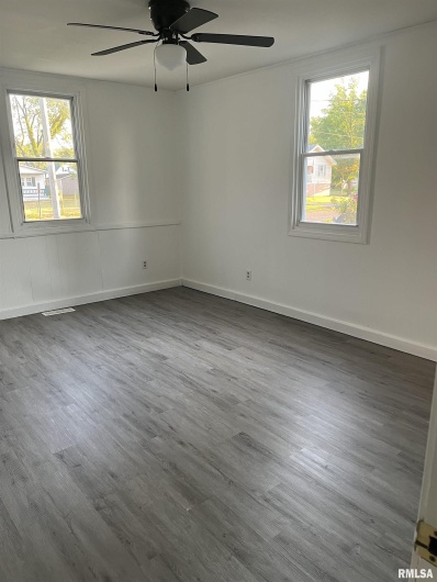 318 RAYMOND Street, Harrisburg, Illinois 62946, 3 Bedrooms Bedrooms, 0 ,1 BathroomBathrooms,Residential,For Sale,RAYMOND,0,RMAEB459423