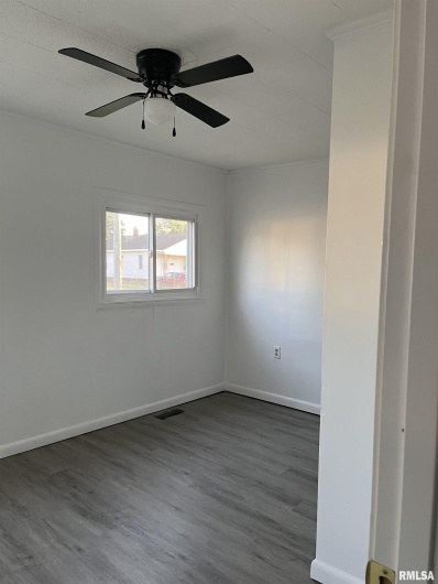 318 RAYMOND Street, Harrisburg, Illinois 62946, 3 Bedrooms Bedrooms, 0 ,1 BathroomBathrooms,Residential,For Sale,RAYMOND,0,RMAEB459423