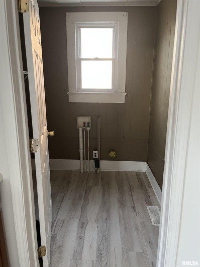 318 RAYMOND Street, Harrisburg, Illinois 62946, 3 Bedrooms Bedrooms, 0 ,1 BathroomBathrooms,Residential,For Sale,RAYMOND,0,RMAEB459423