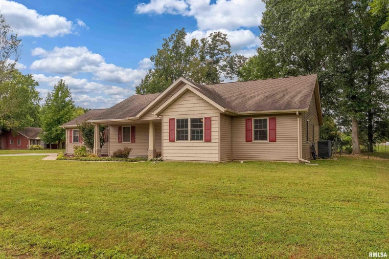 400 Noah Lane, Carterville, Illinois 62918, 3 Bedrooms Bedrooms, 0 ,2 BathroomsBathrooms,Residential,For Sale,Noah,0,RMAQC4266693