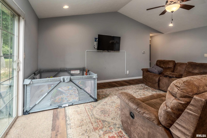 400 Noah Lane, Carterville, Illinois 62918, 3 Bedrooms Bedrooms, 0 ,2 BathroomsBathrooms,Residential,For Sale,Noah,0,RMAQC4266693