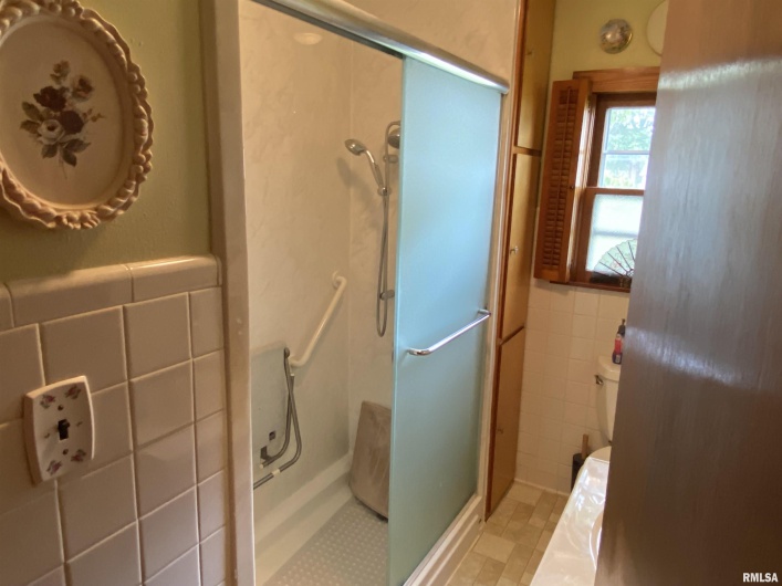 401 1ST Street, Karnak, Illinois 62956, 3 Bedrooms Bedrooms, 0 ,2 BathroomsBathrooms,Residential,For Sale,1ST,0,RMAEB458961