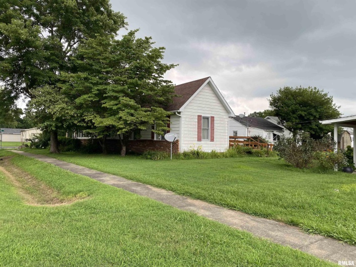 401 1ST Street, Karnak, Illinois 62956, 3 Bedrooms Bedrooms, 0 ,2 BathroomsBathrooms,Residential,For Sale,1ST,0,RMAEB458961