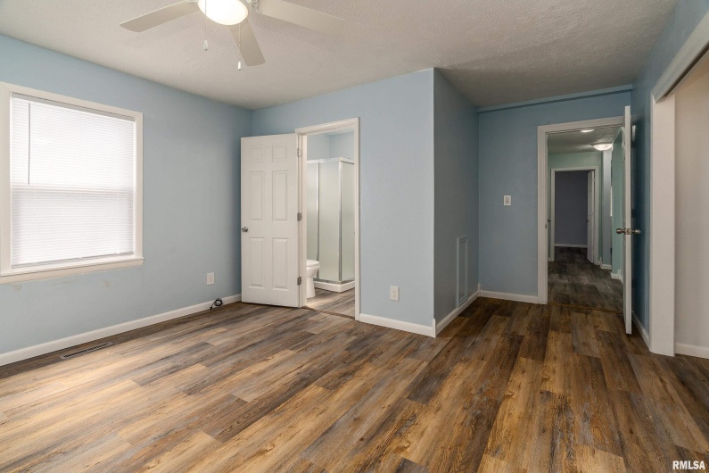 1704 Copeland Street, Marion, Illinois 62959, 3 Bedrooms Bedrooms, 0 ,2 BathroomsBathrooms,Residential,For Sale,Copeland,0,RMAEB459053