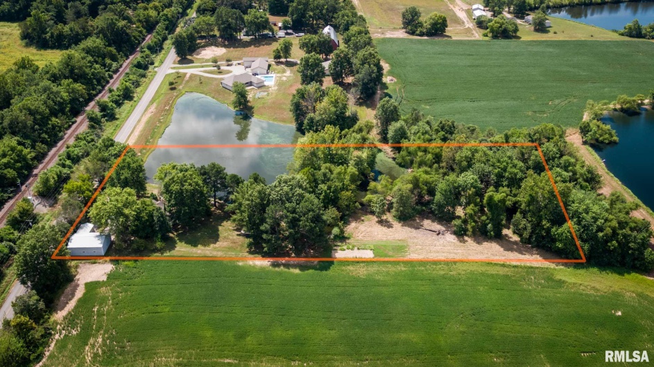 541 DALLAS Road, Murphysboro, Illinois 62966, 3 Bedrooms Bedrooms, 0 ,2 BathroomsBathrooms,Residential,For Sale,DALLAS,0,RMAEB459428