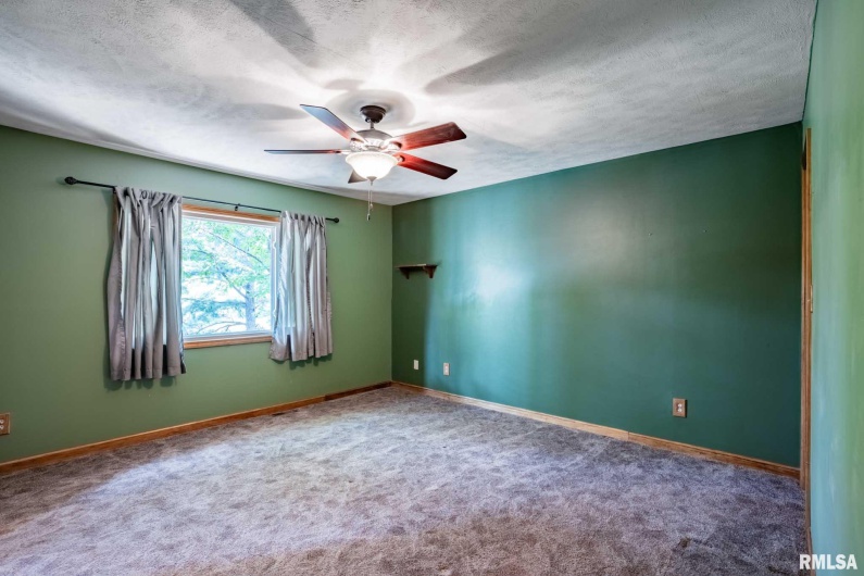 541 DALLAS Road, Murphysboro, Illinois 62966, 3 Bedrooms Bedrooms, 0 ,2 BathroomsBathrooms,Residential,For Sale,DALLAS,0,RMAEB459428