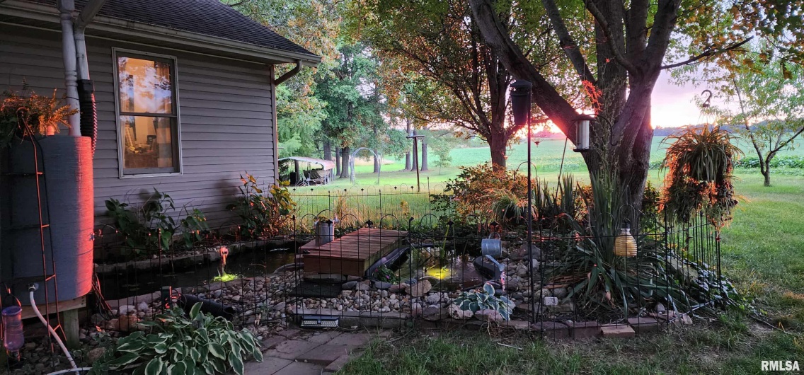 541 DALLAS Road, Murphysboro, Illinois 62966, 3 Bedrooms Bedrooms, 0 ,2 BathroomsBathrooms,Residential,For Sale,DALLAS,0,RMAEB459428