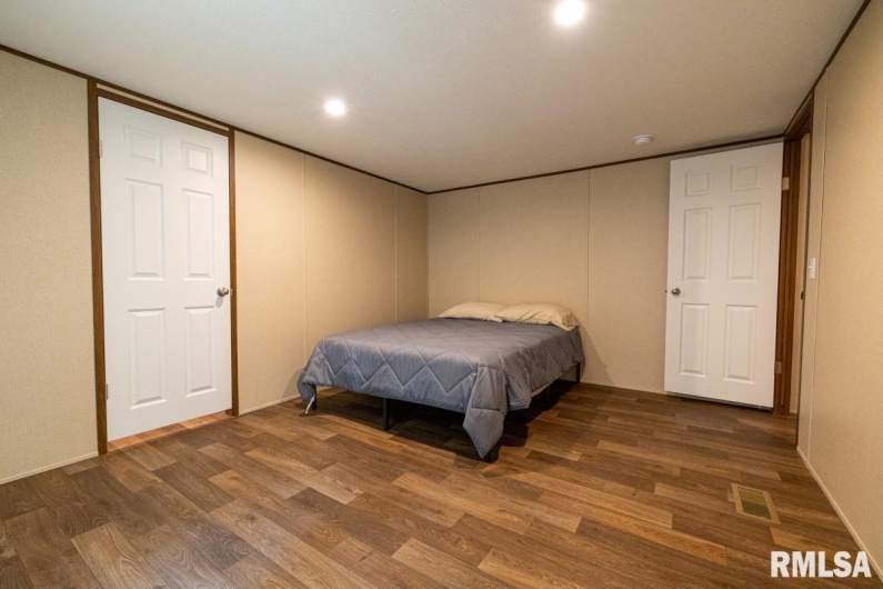 6445 State Route 146 E Highway, Vienna, Illinois 62995, 3 Bedrooms Bedrooms, 0 ,2 BathroomsBathrooms,Residential,For Sale,State Route 146 E,0,RMACA1038747