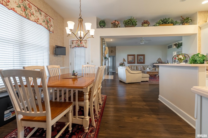 1410 BRADFORD Lane, Carbondale, Illinois 62901, 4 Bedrooms Bedrooms, 0 ,3 BathroomsBathrooms,Residential,For Sale,BRADFORD,0,RMAEB459431