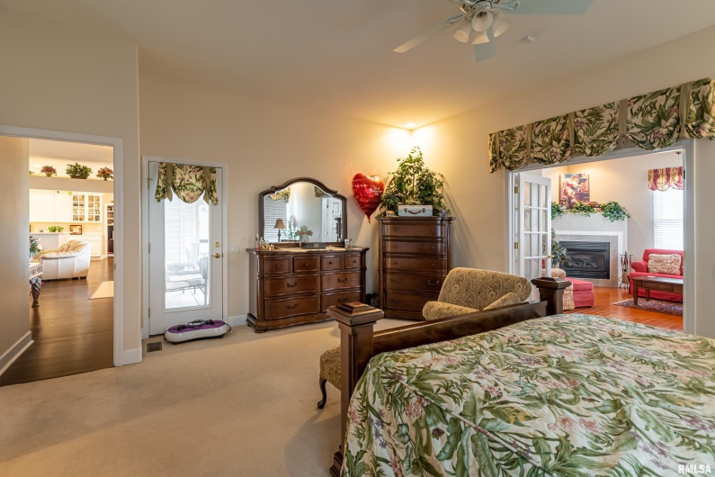 1410 BRADFORD Lane, Carbondale, Illinois 62901, 4 Bedrooms Bedrooms, 0 ,3 BathroomsBathrooms,Residential,For Sale,BRADFORD,0,RMAEB459431