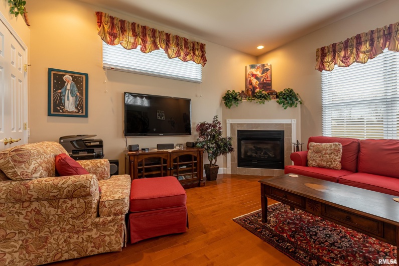 1410 BRADFORD Lane, Carbondale, Illinois 62901, 4 Bedrooms Bedrooms, 0 ,3 BathroomsBathrooms,Residential,For Sale,BRADFORD,0,RMAEB459431