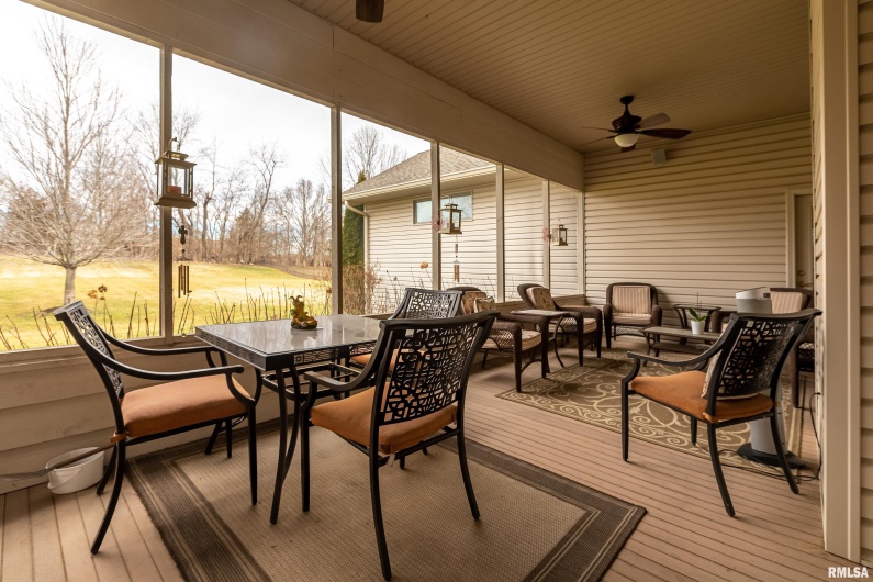 1410 BRADFORD Lane, Carbondale, Illinois 62901, 4 Bedrooms Bedrooms, 0 ,3 BathroomsBathrooms,Residential,For Sale,BRADFORD,0,RMAEB459431