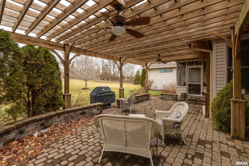 1410 BRADFORD Lane, Carbondale, Illinois 62901, 4 Bedrooms Bedrooms, 0 ,3 BathroomsBathrooms,Residential,For Sale,BRADFORD,0,RMAEB459431