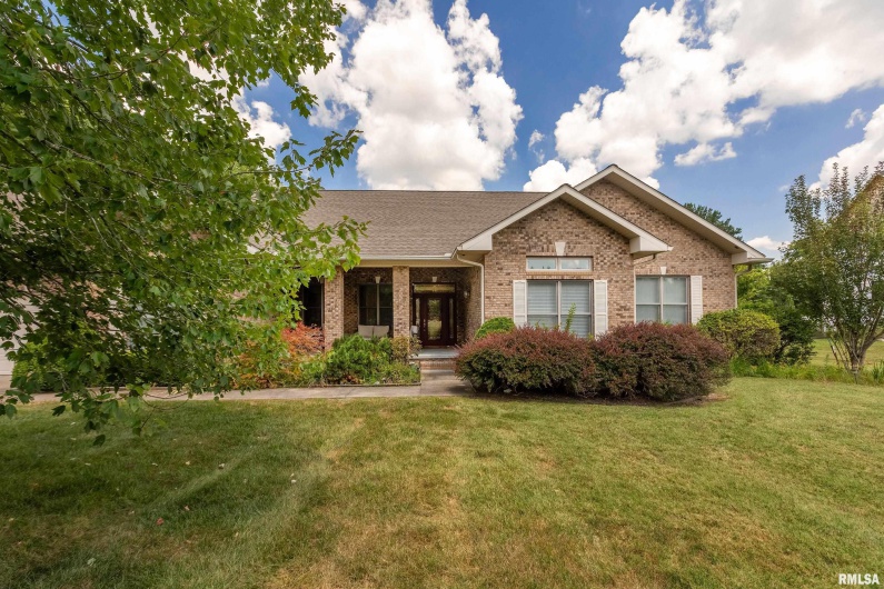1410 BRADFORD Lane, Carbondale, Illinois 62901, 4 Bedrooms Bedrooms, 0 ,3 BathroomsBathrooms,Residential,For Sale,BRADFORD,0,RMAEB459431