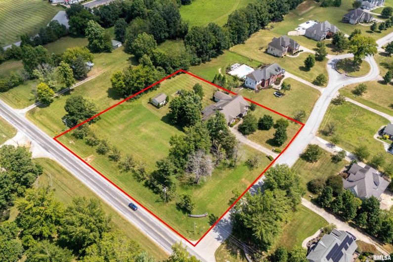 1410 BRADFORD Lane, Carbondale, Illinois 62901, 4 Bedrooms Bedrooms, 0 ,3 BathroomsBathrooms,Residential,For Sale,BRADFORD,0,RMAEB459431