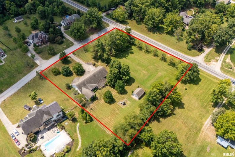 1410 BRADFORD Lane, Carbondale, Illinois 62901, 4 Bedrooms Bedrooms, 0 ,3 BathroomsBathrooms,Residential,For Sale,BRADFORD,0,RMAEB459431