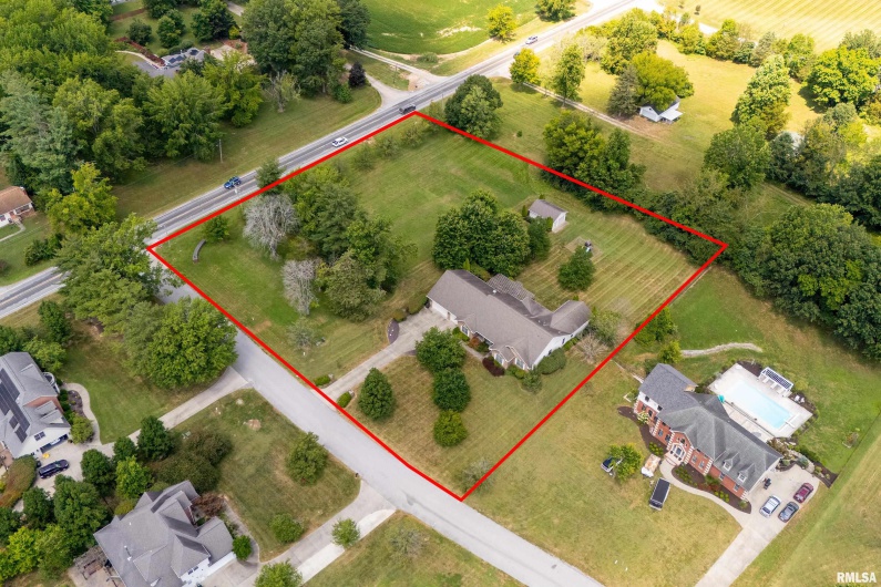 1410 BRADFORD Lane, Carbondale, Illinois 62901, 4 Bedrooms Bedrooms, 0 ,3 BathroomsBathrooms,Residential,For Sale,BRADFORD,0,RMAEB459431
