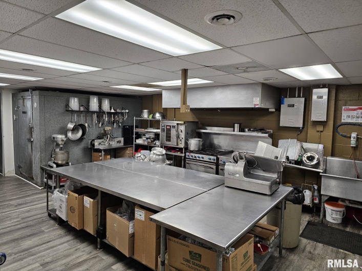 1764 ILLINOIS Avenue, Carbondale, Illinois 62901, 0 , 0 ,0,Commercial Sale,For Sale,ILLINOIS,0,RMAQC4249656