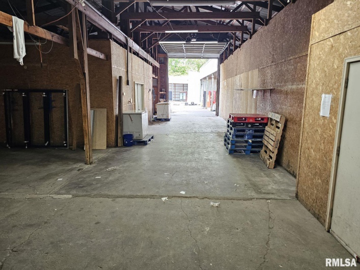 1764 ILLINOIS Avenue, Carbondale, Illinois 62901, 0 , 0 ,0,Commercial Sale,For Sale,ILLINOIS,0,RMAQC4249656