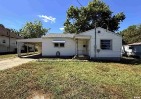 1109 Feazel Street, Harrisburg, Illinois 62946-2945, 2 Bedrooms Bedrooms, 0 ,1 BathroomBathrooms,Residential,For Sale,Feazel,0,RMAEB459444