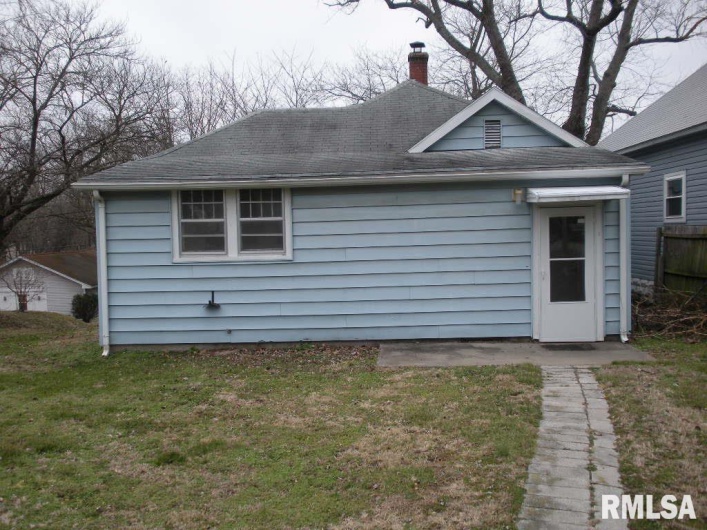 524 17TH Street, Murphysboro, Illinois 62966, 2 Bedrooms Bedrooms, 0 ,1 BathroomBathrooms,Residential,For Sale,17TH,0,RMAEB459447