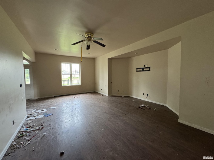 505 MAIN Street, Carbondale, Illinois 62901, 7 Bedrooms Bedrooms, 0 ,1 BathroomBathrooms,Residential,For Sale,MAIN,0,RMAEB459452