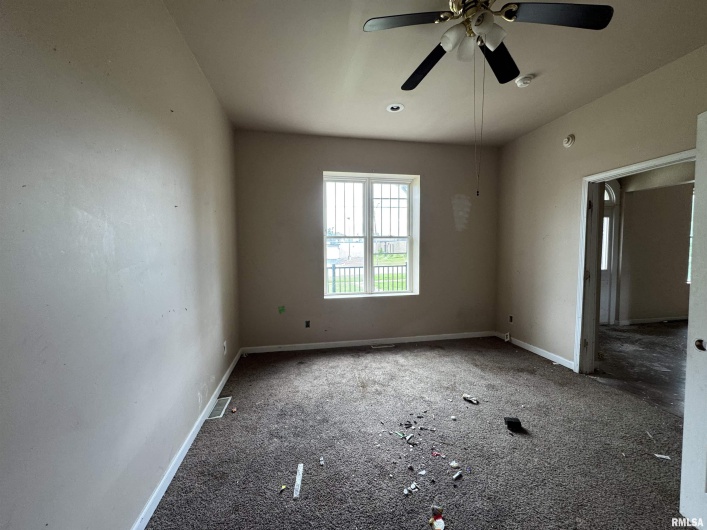 505 MAIN Street, Carbondale, Illinois 62901, 7 Bedrooms Bedrooms, 0 ,1 BathroomBathrooms,Residential,For Sale,MAIN,0,RMAEB459452