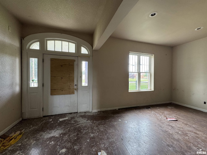 505 MAIN Street, Carbondale, Illinois 62901, 7 Bedrooms Bedrooms, 0 ,1 BathroomBathrooms,Residential,For Sale,MAIN,0,RMAEB459452
