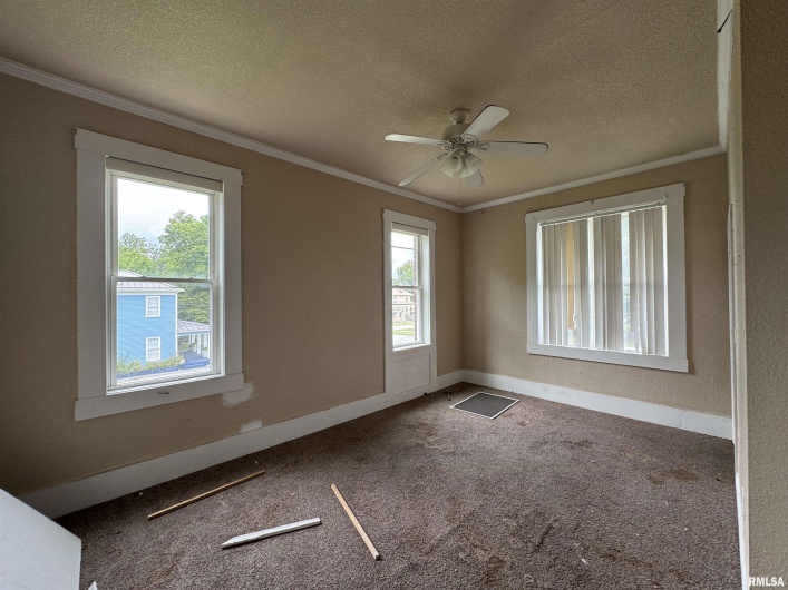 505 MAIN Street, Carbondale, Illinois 62901, 7 Bedrooms Bedrooms, 0 ,1 BathroomBathrooms,Residential,For Sale,MAIN,0,RMAEB459452