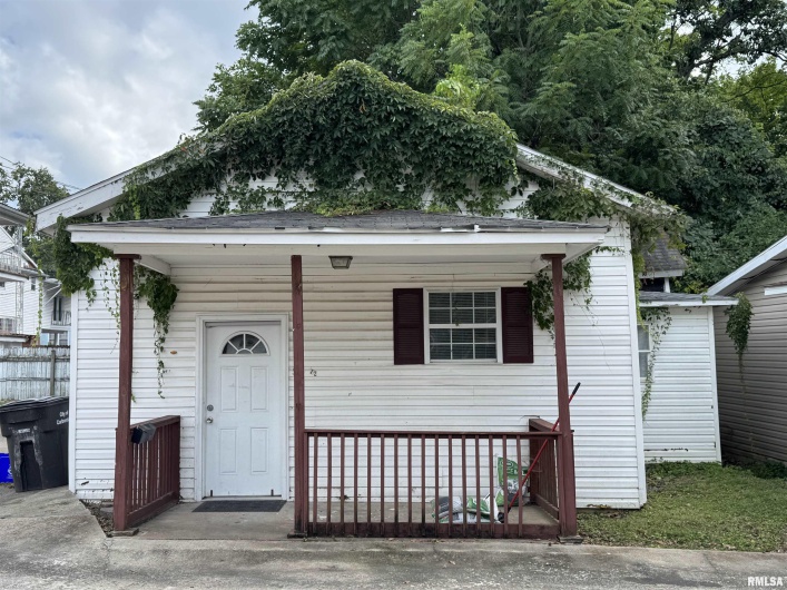 505 MAIN Street, Carbondale, Illinois 62901, 7 Bedrooms Bedrooms, 0 ,1 BathroomBathrooms,Residential,For Sale,MAIN,0,RMAEB459452
