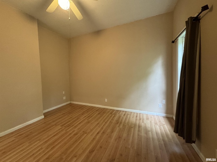 505 MAIN Street, Carbondale, Illinois 62901, 7 Bedrooms Bedrooms, 0 ,1 BathroomBathrooms,Residential,For Sale,MAIN,0,RMAEB459452